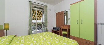 Jasmine with en-suite bathroom - hiking Amalfi coast - Path of Gods