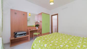 1 bedroom, travel crib, free WiFi, bed sheets