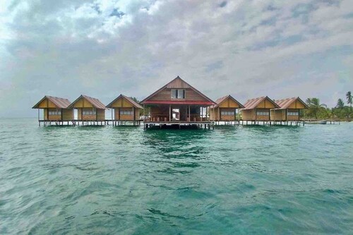  Paradise Over the Water Cabins in San Blas