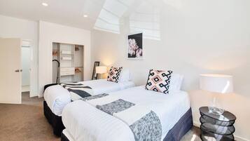 2 bedrooms, desk, iron/ironing board, free WiFi