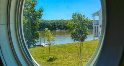 Panoramic Views of the Illinois Waterway