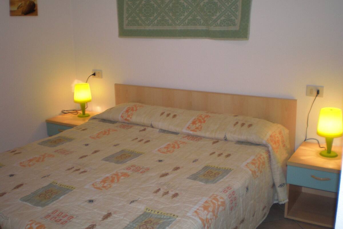 Iron/ironing board, free WiFi