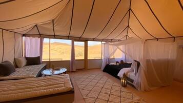 Individually decorated, blackout curtains, free WiFi, bed sheets