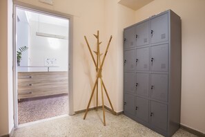 Reception - The Tribe Eco Lodge - Hostel (Athens)
