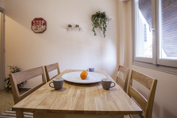 Dining - The Tribe Eco Lodge - Hostel (Athens)