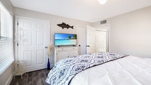 1 bedroom, free WiFi, bed sheets - Huck Finn | 1 Bed, 1 Bath (Ottawa)