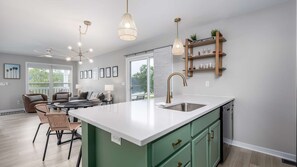 Interior - Breathtaking River Front Views! (Ottawa)