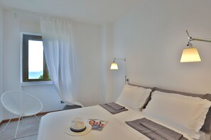 2 bedrooms, in-room safe, iron/ironing board, free WiFi