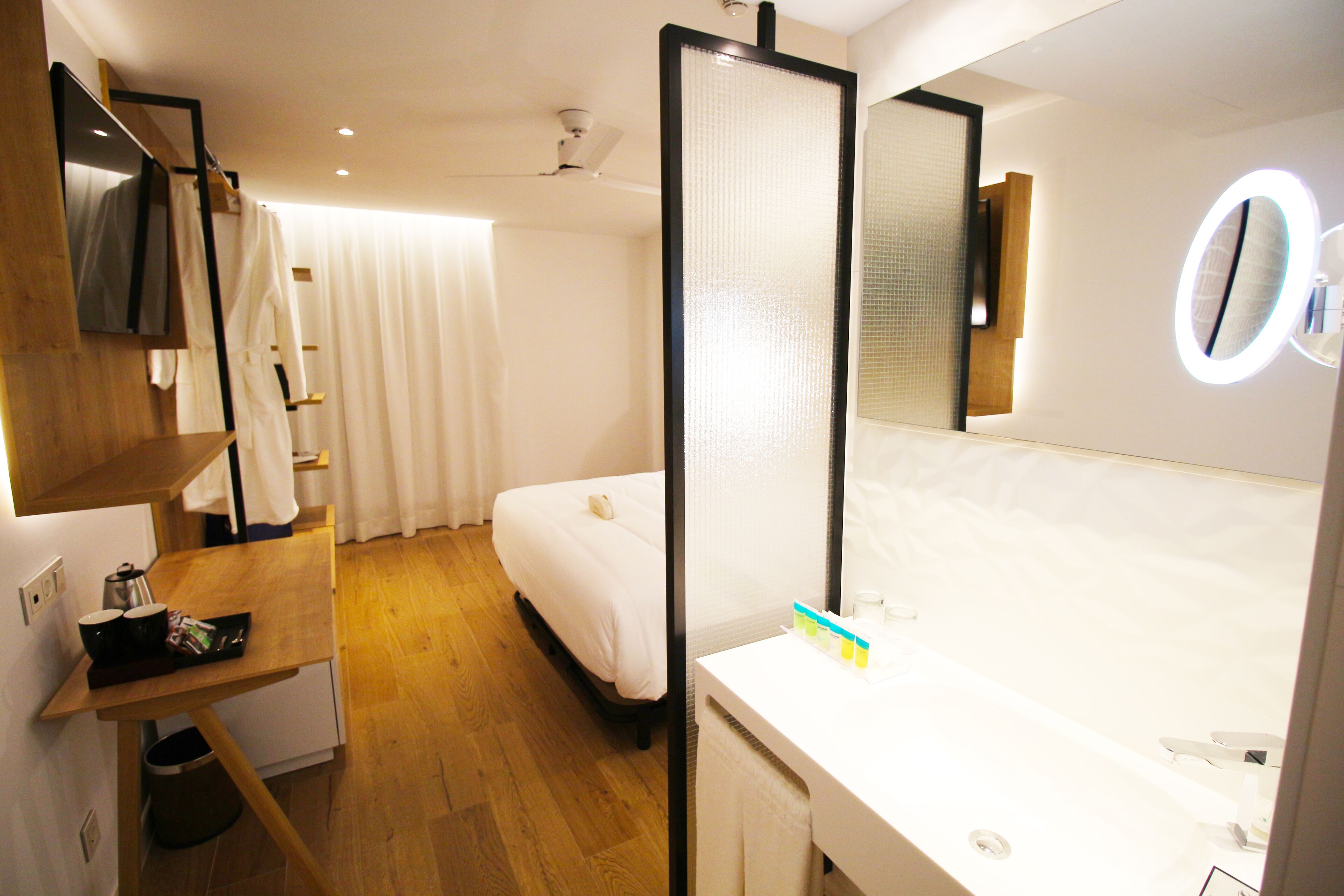 1 bedroom, minibar, desk, soundproofing