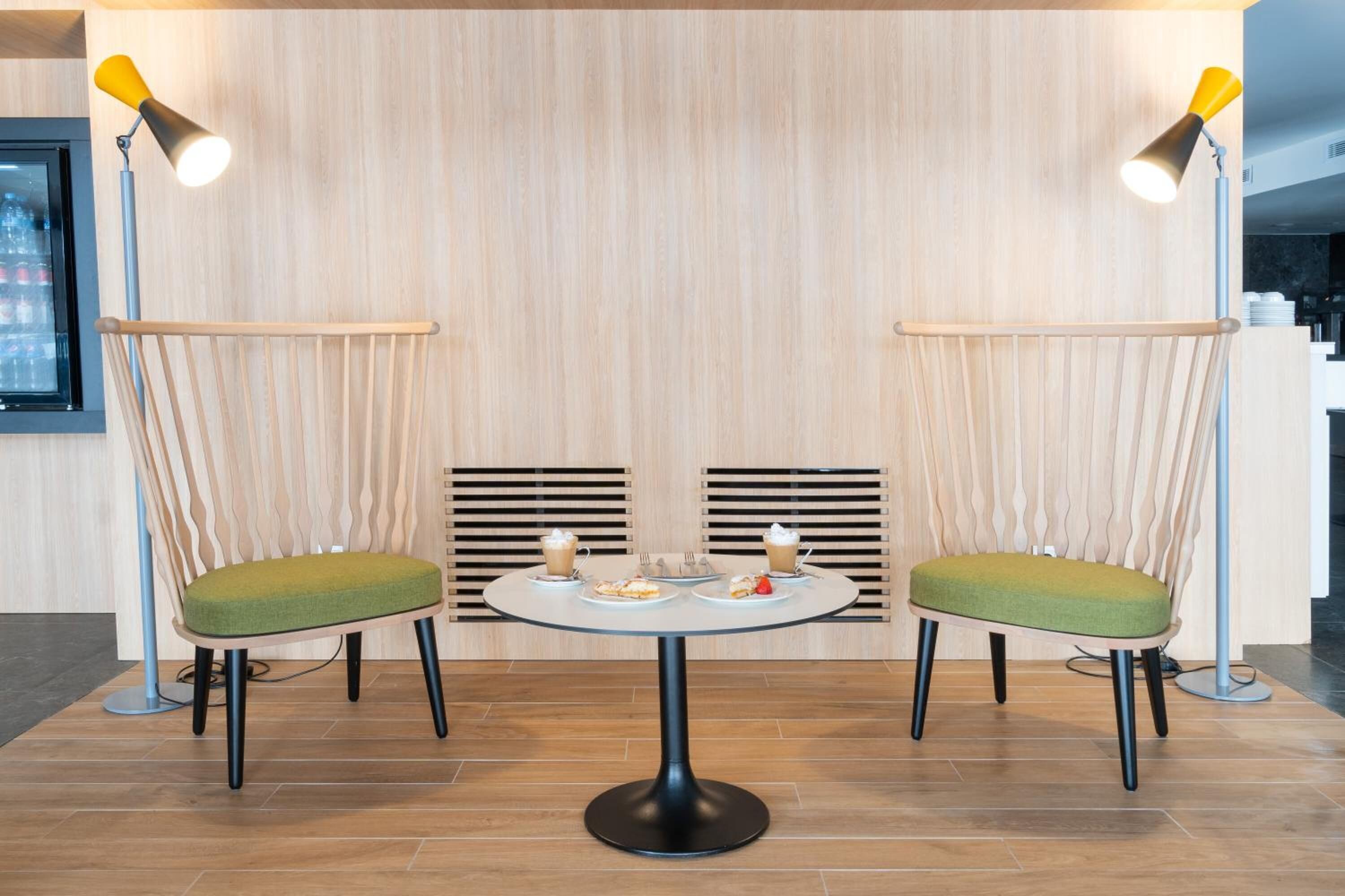 43-inch flat-screen tv with digital channels, tv