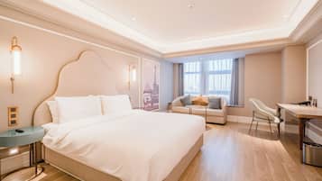 Standard Room, 1 King Bed | Premium bedding, free cribs/infant beds, free WiFi, bed sheets