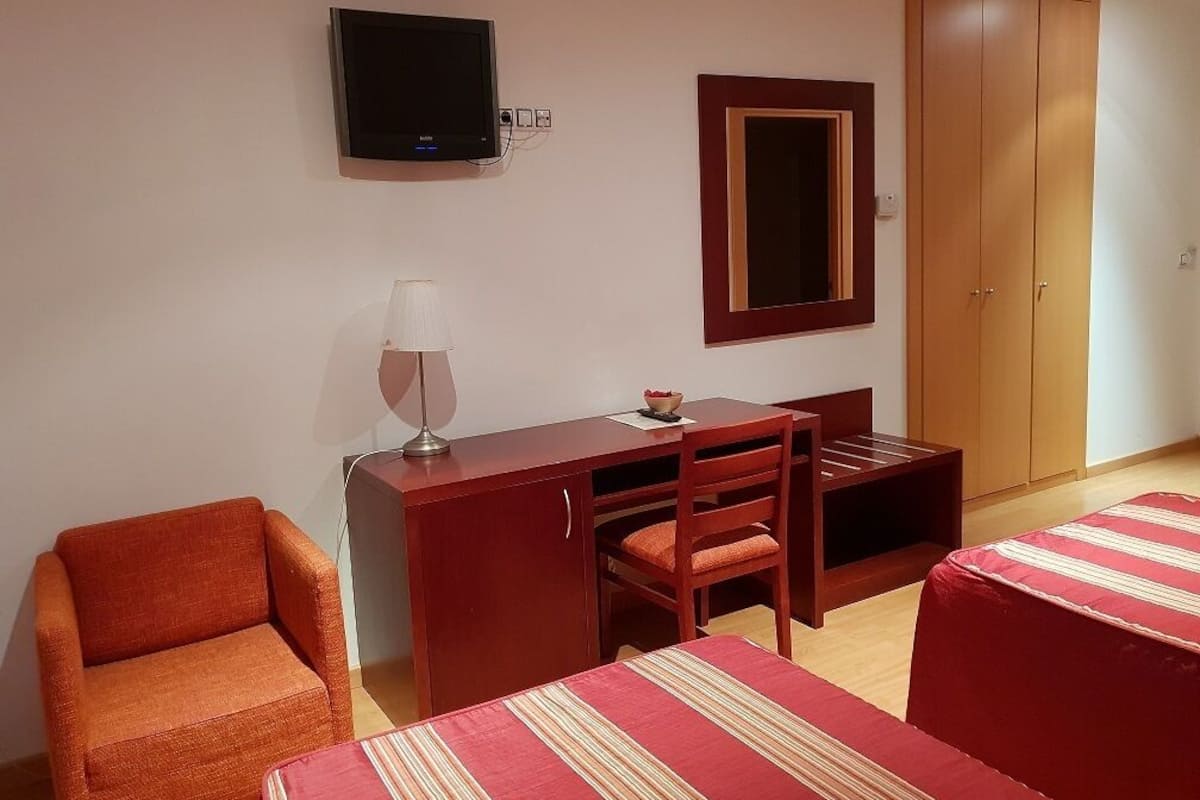 desk, soundproofing, free wifi, bed sheets