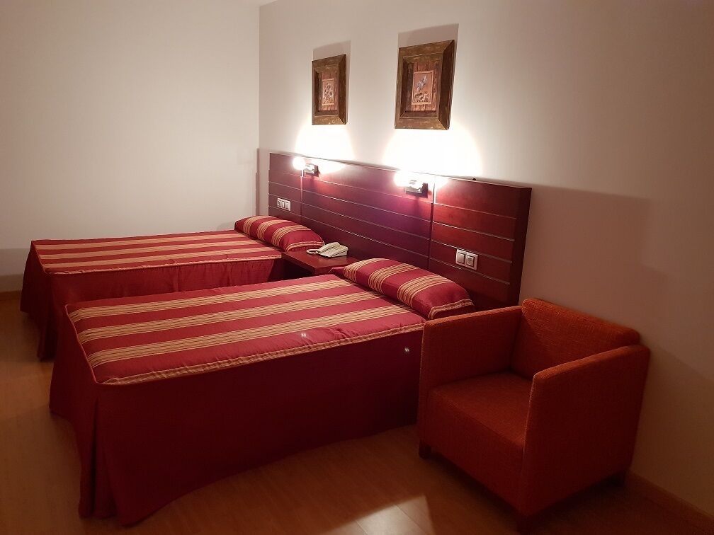 desk, soundproofing, free wifi, bed sheets