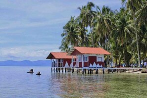 Front of property - Private Over-Water Cabins on San Blas Island (Narganá)