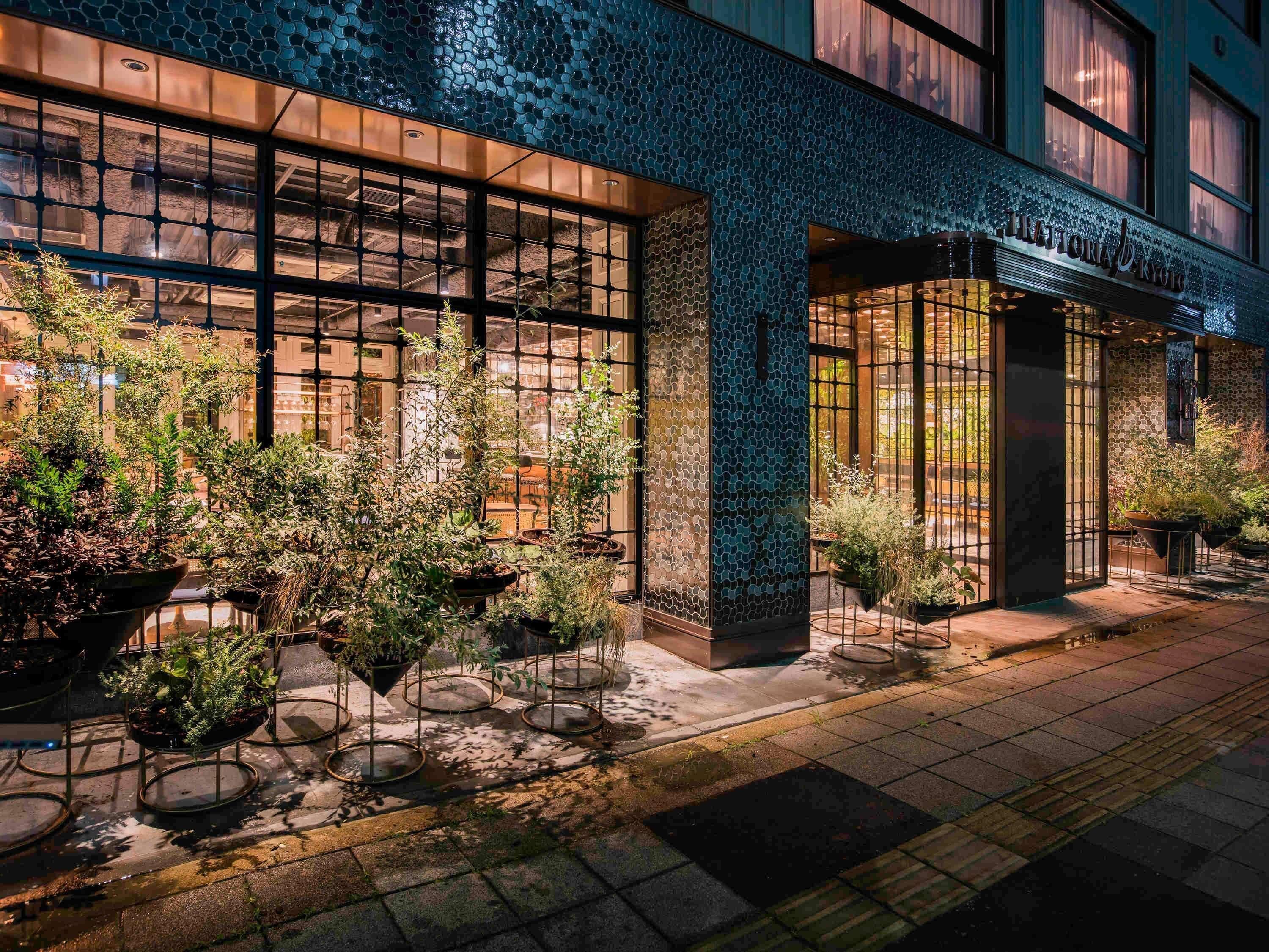 Déjeuner et dîner servis sur place