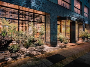 Déjeuner et dîner servis sur place