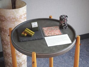 Chambre Supérieure avec lits jumeaux, 2 lits une place, baignoire (Concept, Sakura) | Couette en duvet d'oie, coffres-forts dans les chambres, Wi-Fi gratuit