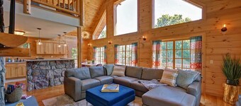 Great Barrington, Cabin Sleeps 14, Walk To Town