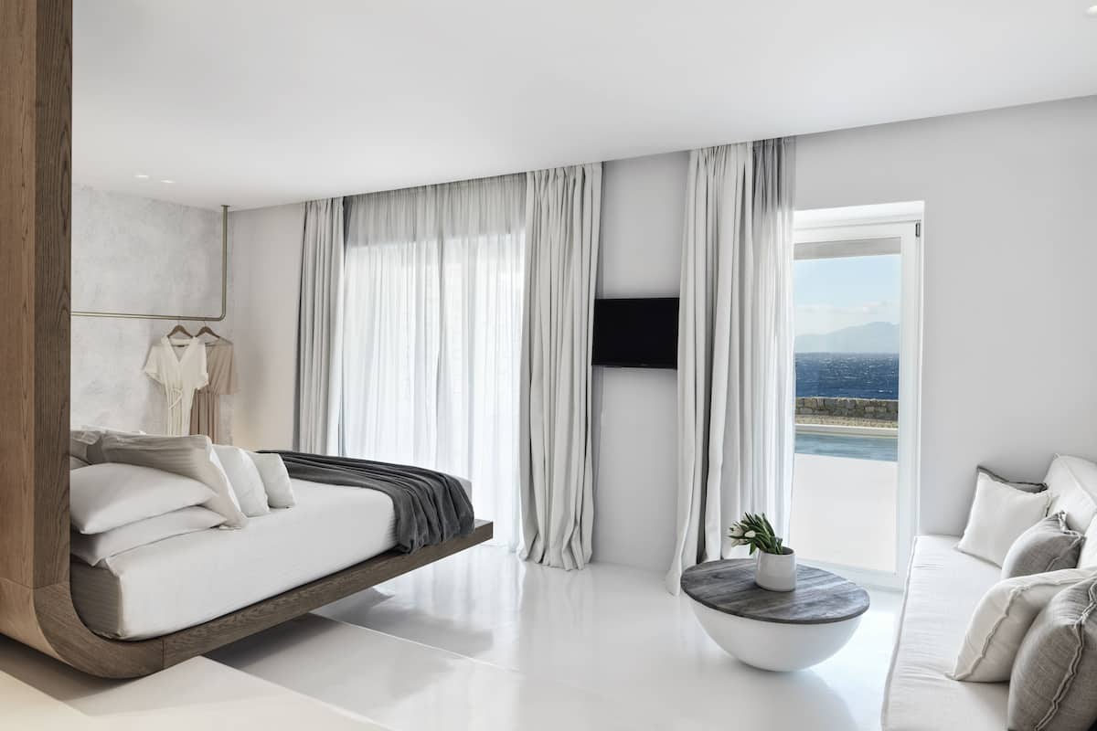 Signature Suite with Pool Sea view | 고급 침구, 미니바, 객실 내 금고, 암막 커튼