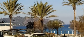 BEACH FRONT APARTMENT