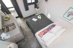 Iron/ironing board, free WiFi, bed sheets - Gabriel Apartments - Jaffa Street - Next To Market (Jerusalem)