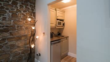 House | Private kitchen | Fridge, microwave, coffee/tea maker, electric kettle
