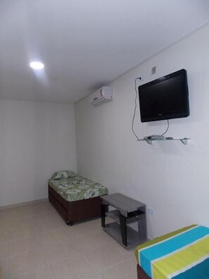 Minibar, free WiFi, bed sheets - Pousada Raios de Sol Indaia (Bertioga)