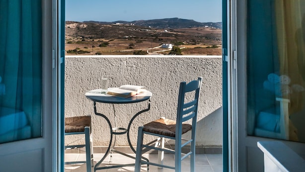Junior Suite, Sea View | Cribs (free), WiFi (free), individually decorated - Faros Apartments (Milos)