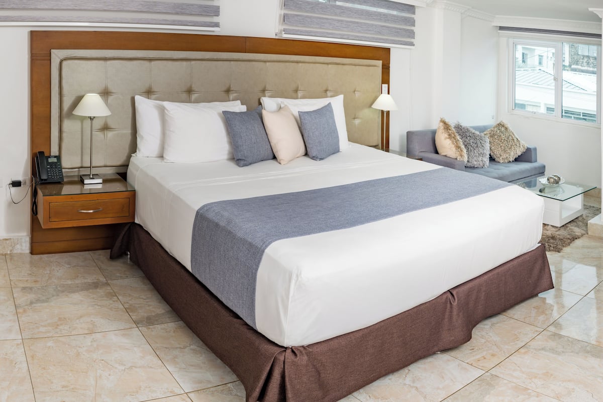 Superior Room | In-room safe, desk, laptop workspace, soundproofing