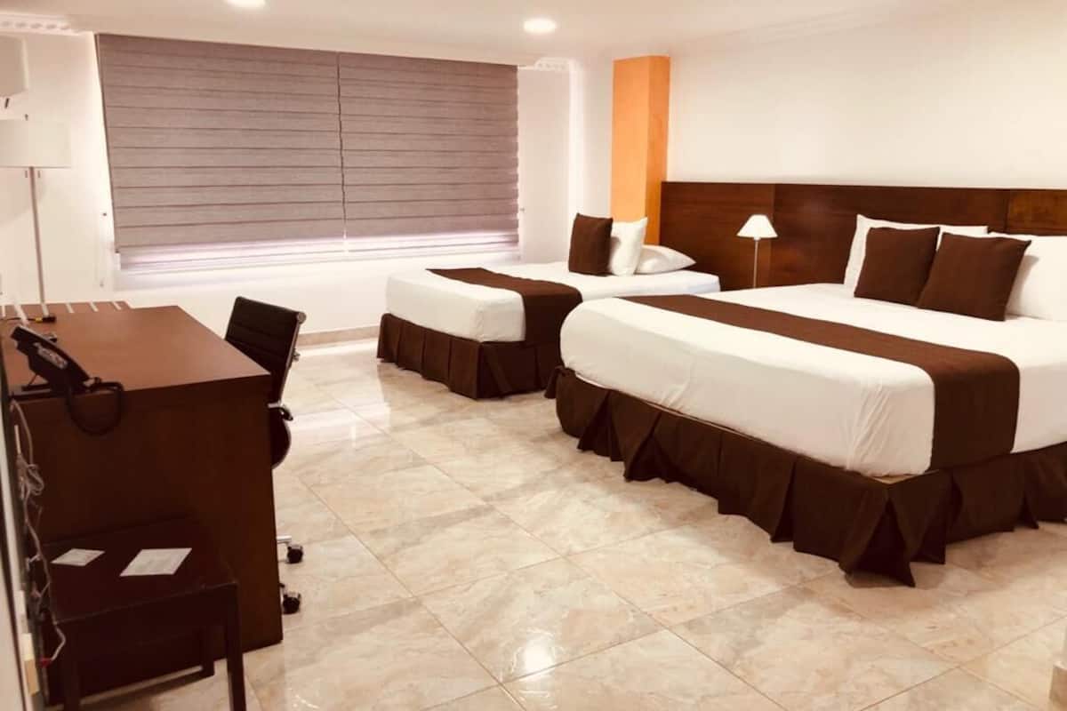 Superior kamer, 1 twee- of 2 eenpersoonsbedden | 1 slaapkamer, een kluis op de kamer, individueel gedecoreerd