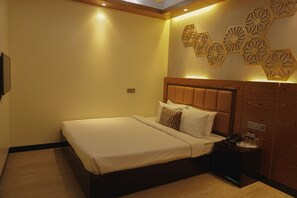 Basic Double Room | Free WiFi - Hotel Musafir (Sylhet)