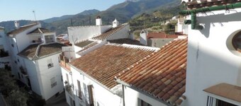 RURAL ACCOMMODATION IN THE URBAN CENTER OF YUNQUERA, SIERRA DE LAS NIEVES.