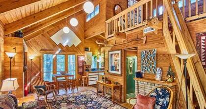 CABIN in Woods, Pet Friendly, Accessible