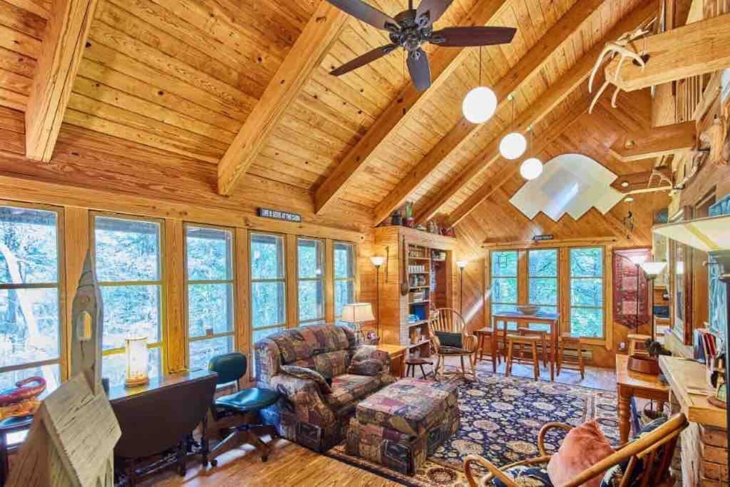 CABIN in Woods, Pet Friendly, Accessible