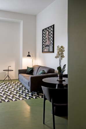 Design Condo, 1 Bedroom | Living room