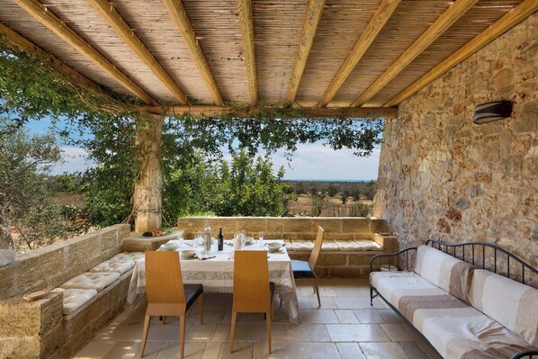 Outdoor dining - Villa Elaion by Perle di Puglia (Pescoluse Posto Vecchio)