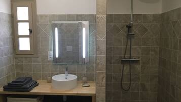 Kamar Double Romantis, kamar mandi pribadi | Kamar mandi