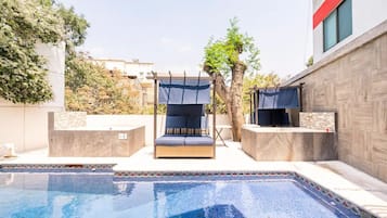 Piscine extérieure