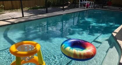 6148 Sandcrest · Across Street From Universal. Pool Sleep 8+