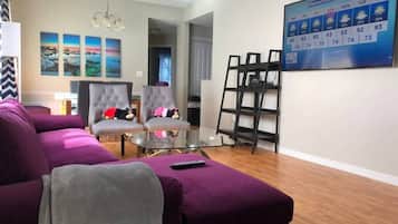 Maison (3 Bedrooms) | Salle de séjour | Télévision