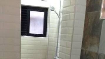 Standard Room | Bathroom | Shower, free toiletries, slippers, towels