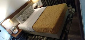 Standard Room | Desk, blackout curtains, free WiFi, bed sheets