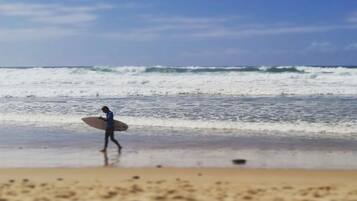 Surfing/boogie boarding