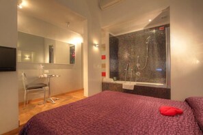 Kamar Mewah | Brankas dan didekorasi berbeda-beda