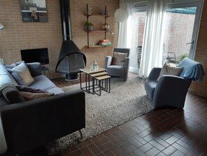 TV, fireplace - Bungalow on vacation park near the beach Noordwijk (Noordwijkerhout)