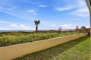 Property grounds - Beacher's Oceanfront Patio Suite with onsite front desk and staff (St. Augustine)