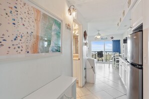 Interior - Beacher's Oceanfront Balcony Suite with onsite Front Desk and Staff (St. Augustine)