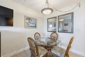 Dining - Beacher's Oceanfront Balcony Plus Suite with onsite Front Desk and Staff (St. Augustine)
