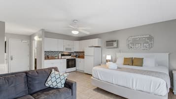 1 bedroom, iron/ironing board, internet, bed sheets