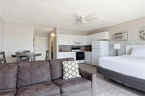 1 bedroom, iron/ironing board, internet, bed sheets